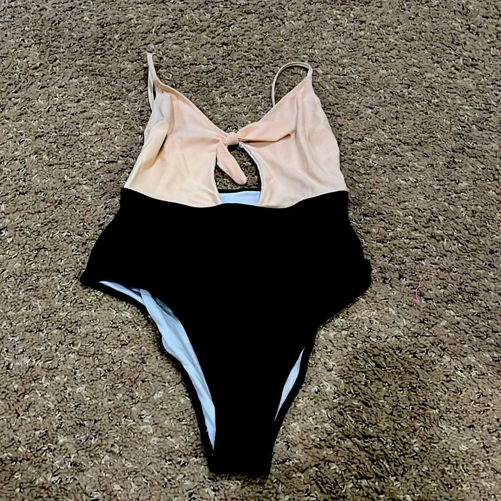 Cupshe size L one piece swimsuit